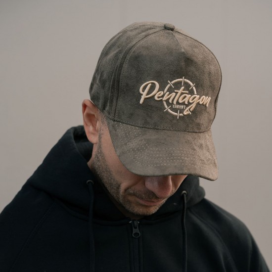 Liam Velvet Cap Pentagon