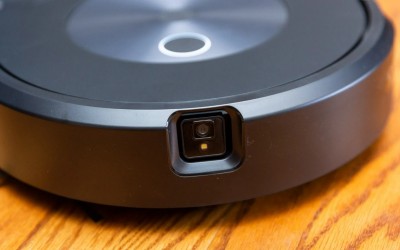 «Έξυπνη» σκούπα, ανοιχτά παράθυρα: Πώς 7.000 σπίτια βρέθηκαν εκτεθειμένα λόγω ενός κενού ασφαλείας