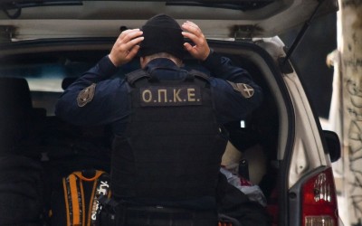 Ήρωας εκτός υπηρεσίας στα Γιαννιτσά: Αστυνομικός της ΟΠΚΕ έσωσε δύο ανήλικα κορίτσια από φλεγόμενο σπίτι